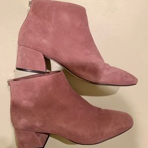 KARL LAGERFELD PARIS pink suede booties
